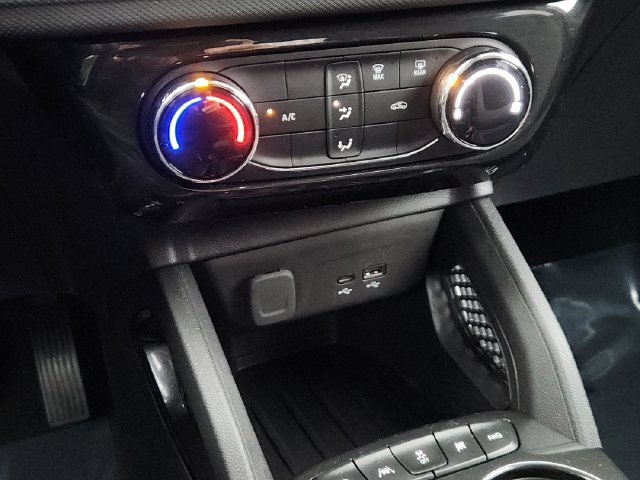 Used 2025 Chevrolet TrailBlazer LT AWD/4WD image 37