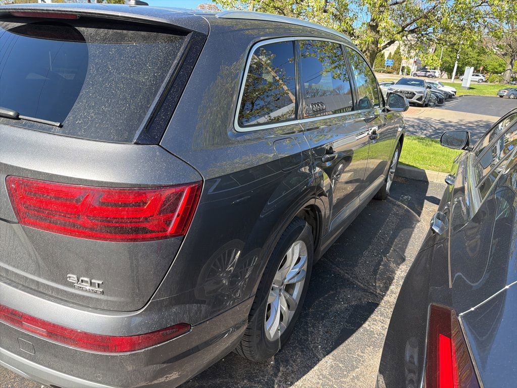 Used 2018 Audi Q7 3.0T Premium Plus AWD/4WD image 12