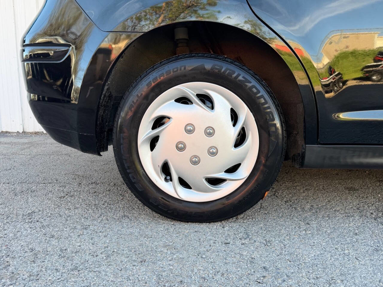 Used 2012 Nissan Versa 1.8 S image 25