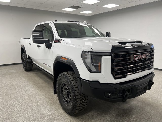 Used 2025 GMC Sierra 2500 AT4X w/ AT4X AEV Edition image 2