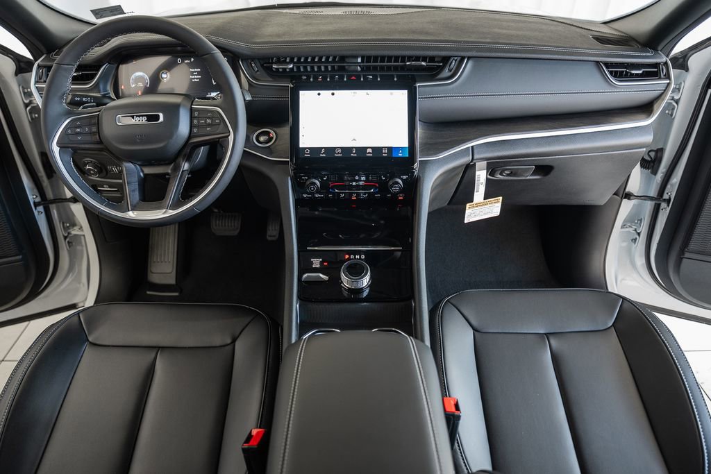 New 2025 Jeep Grand Cherokee Limited w/ MOPAR Finishing Package image 20