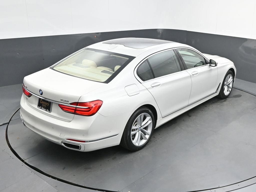 Used 2016 BMW 750i xDrive image 39