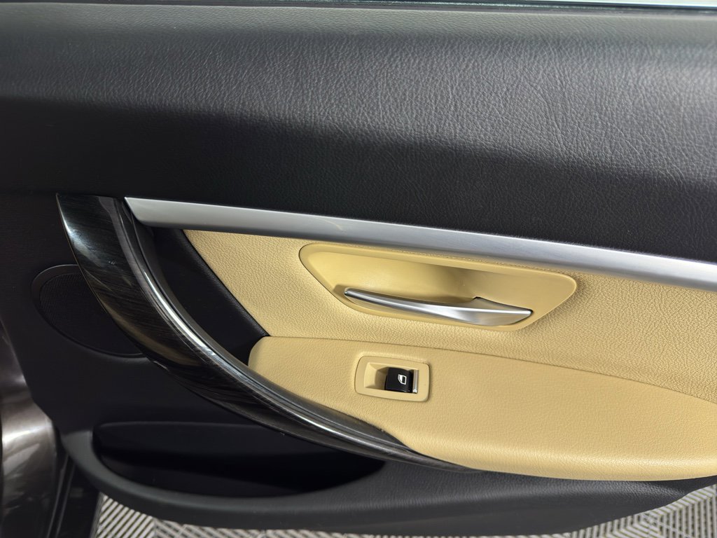 Used 2017 BMW 330e image 37