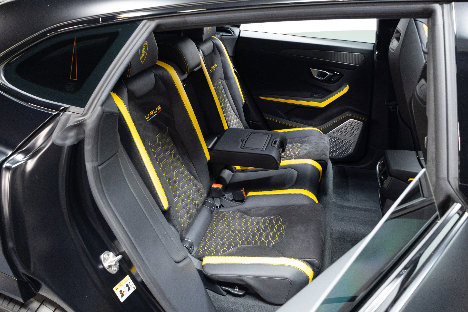 Used 2022 Lamborghini Urus image 31