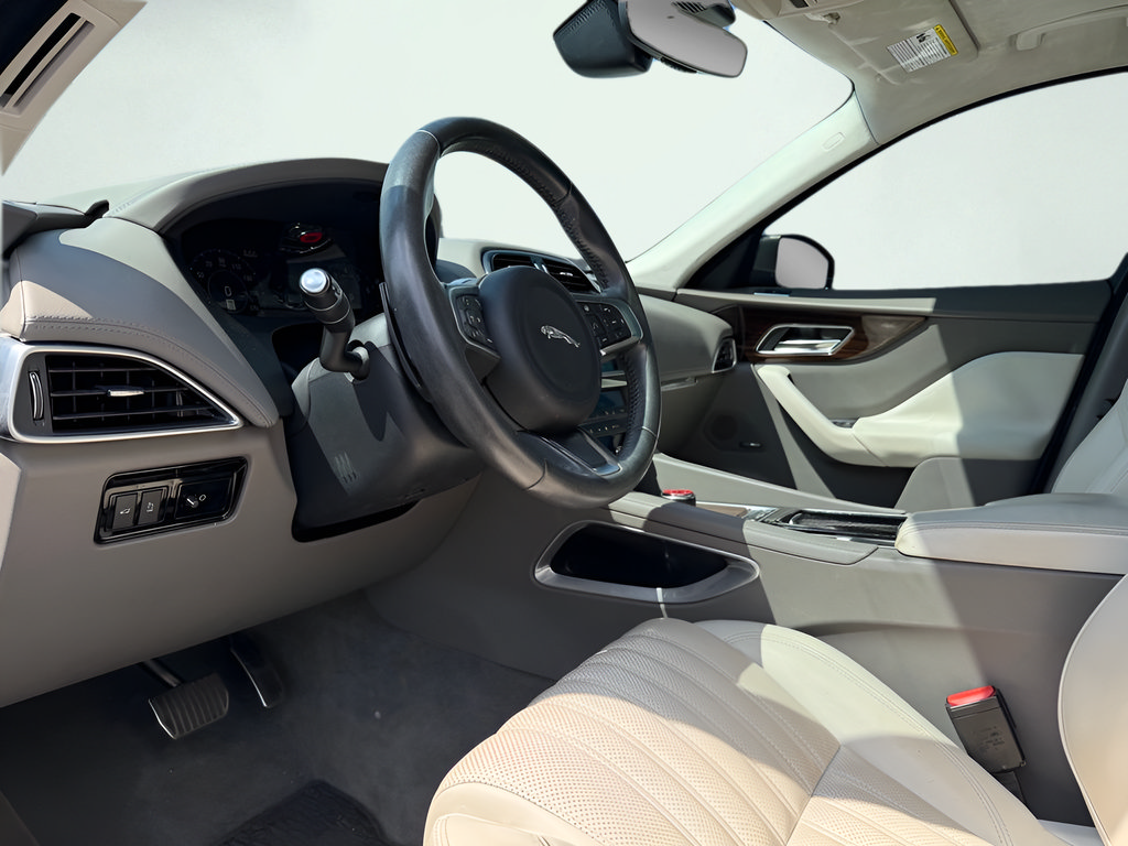 Used 2019 Jaguar F-PACE Portfolio AWD/4WD image 34