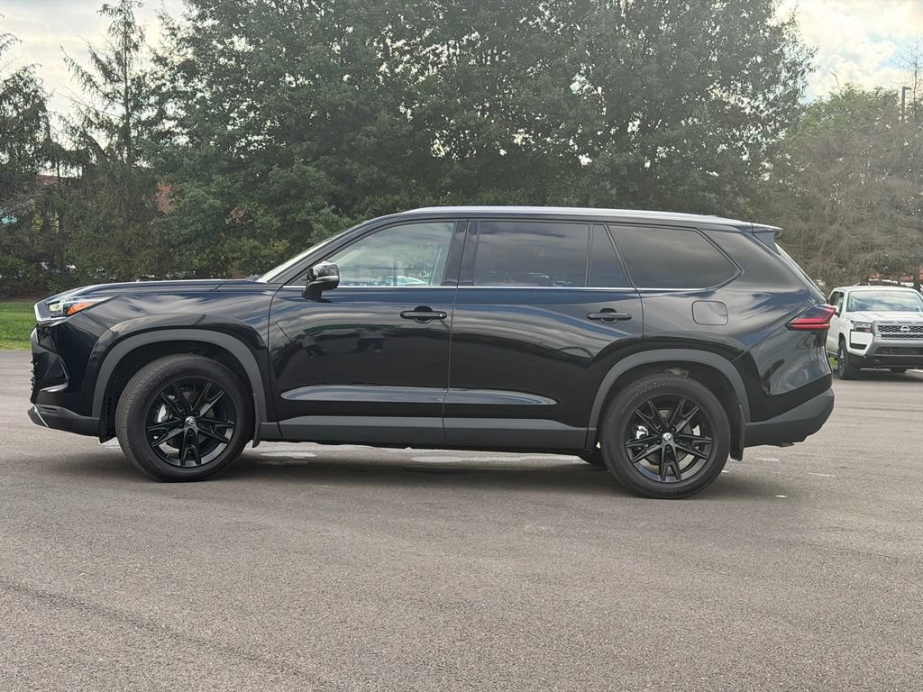 Used 2025 Toyota Grand Highlander AWD image 3