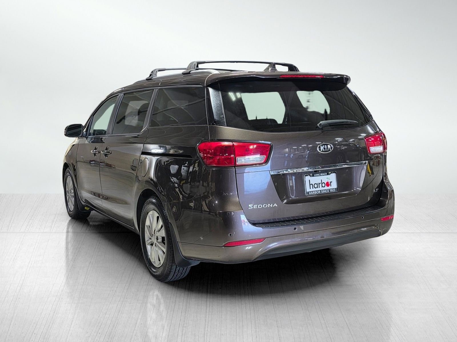 Used 2016 Kia Sedona LX w/ LX Essentials Premium Package image 5