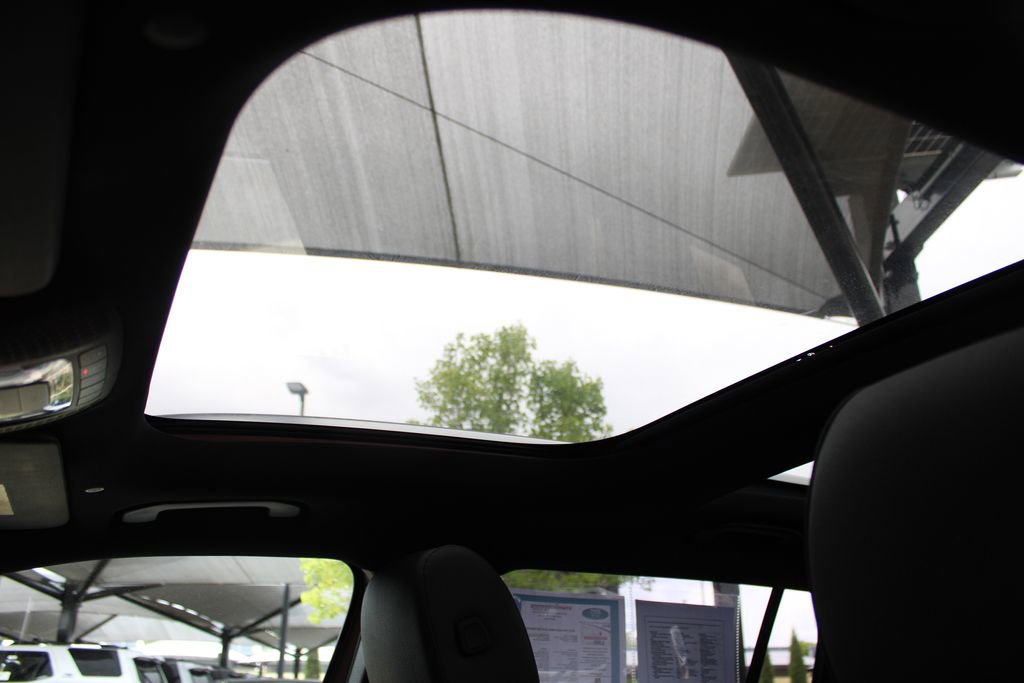 Used 2022 Mercedes-Benz GLB 250 4MATIC image 6