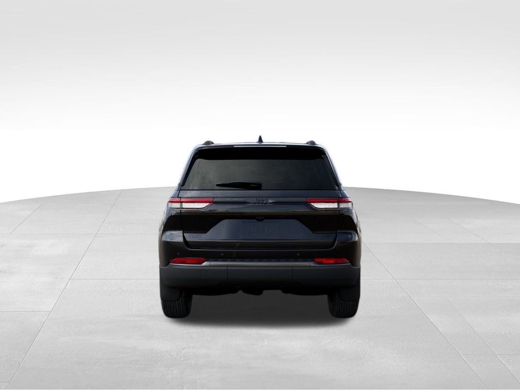 New 2026 Jeep Grand Cherokee Laredo image 7