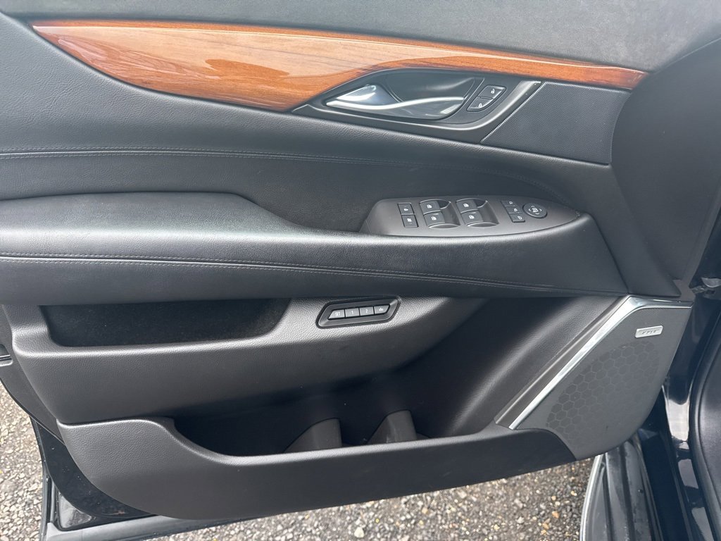 Used 2015 Cadillac Escalade ESV Luxury image 25