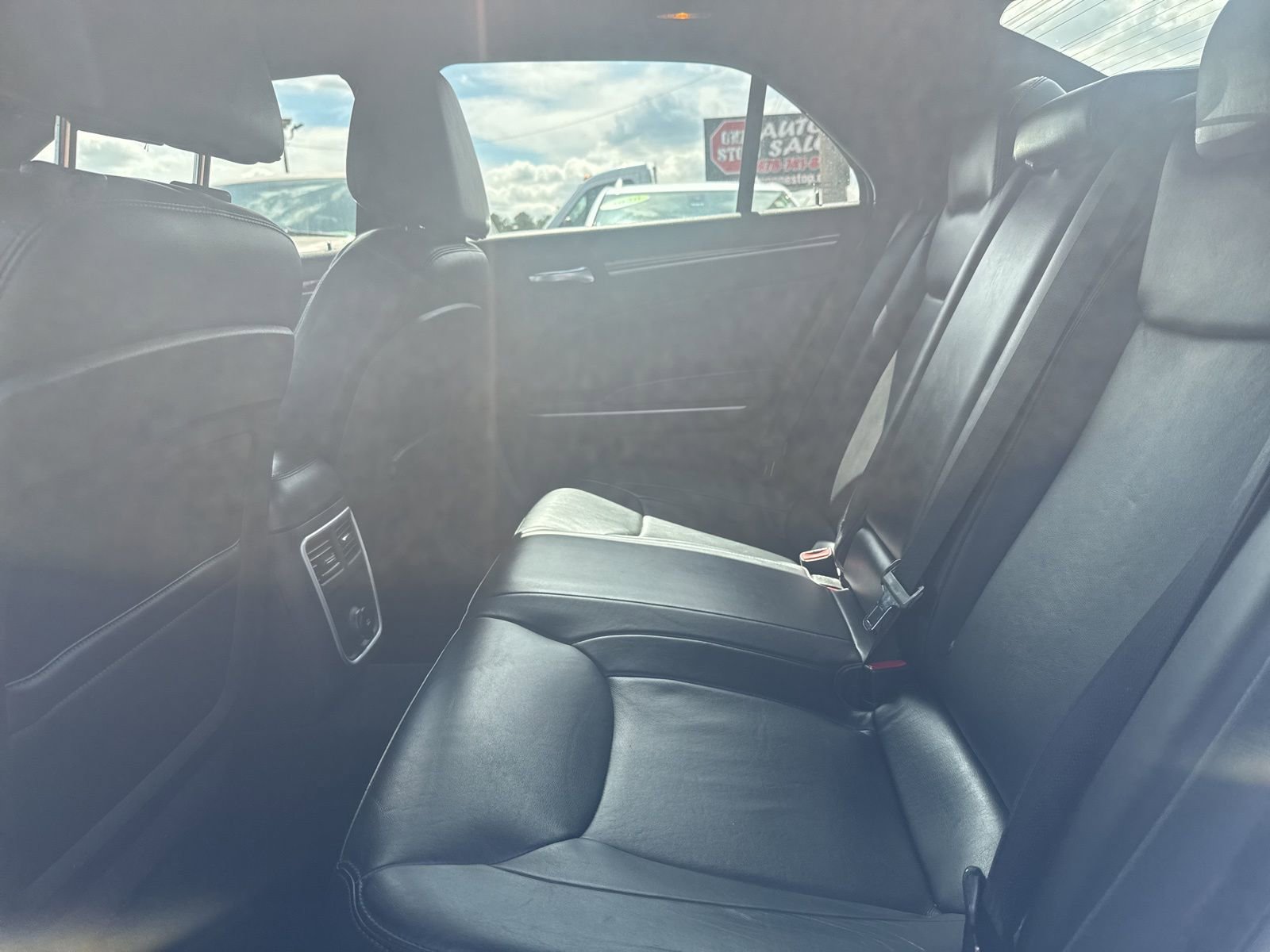 Used 2014 Chrysler 300 image 11