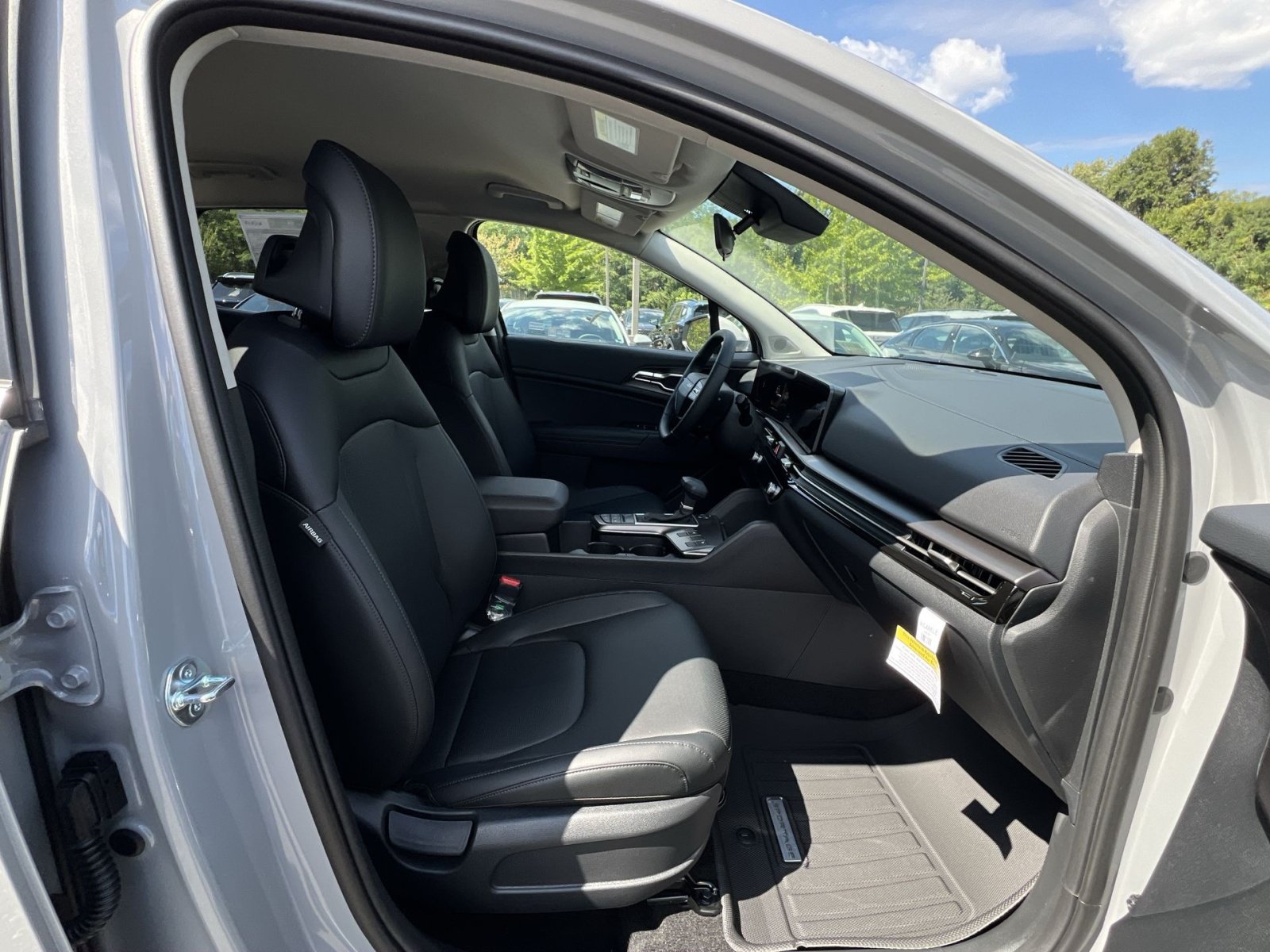 New 2026 Kia Sportage EX FWD image 32