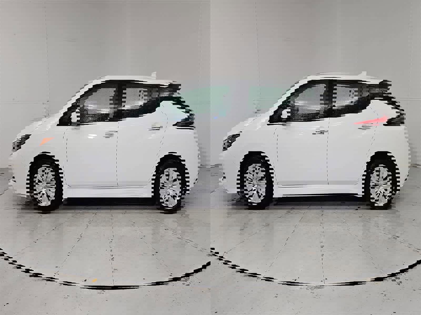 Used 2022 Nissan Leaf S image 3