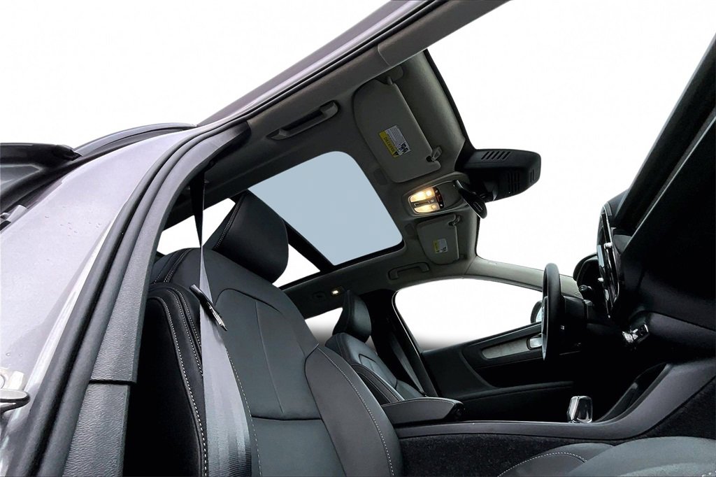 Used 2026 Volvo XC40 B5 Plus w/ Protection Package Premier image 26