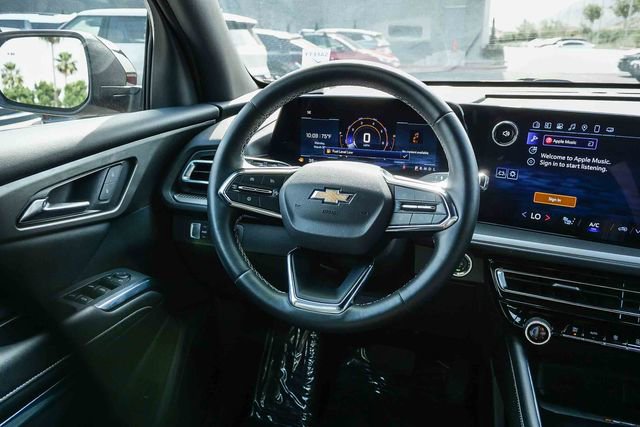 Used 2025 Chevrolet Traverse LT image 16