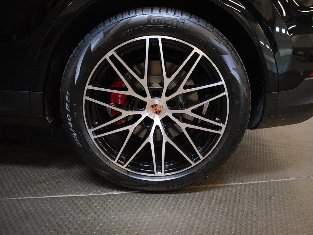 New 2026 Porsche Cayenne S AWD/4WD image 14