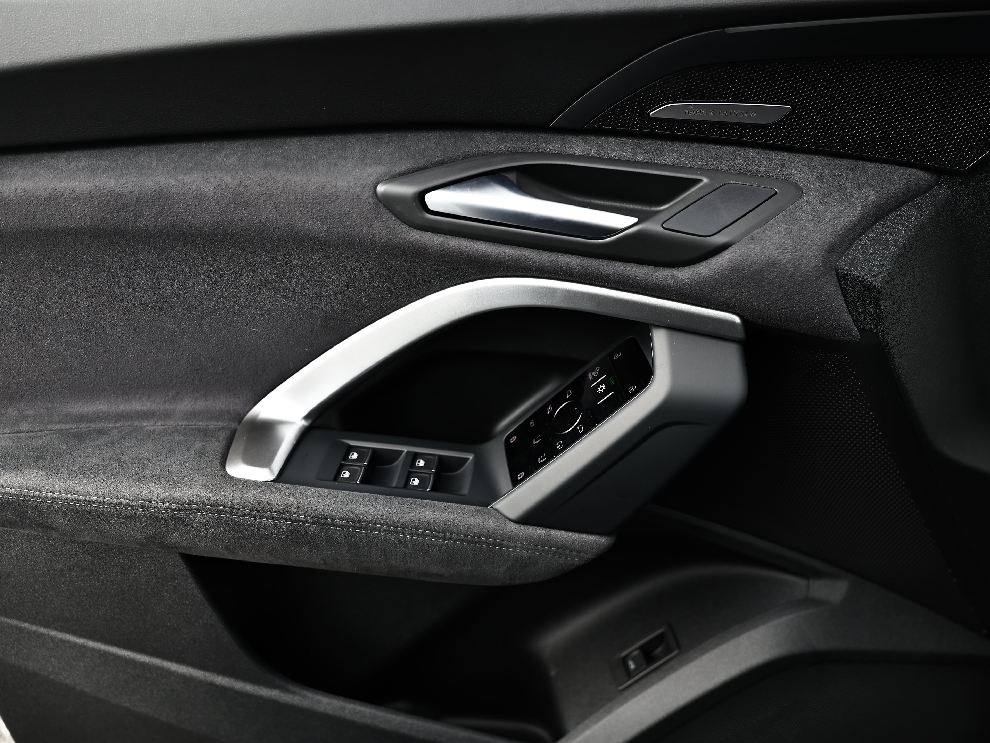 New 2026 Audi SQ5 Prestige AWD/4WD image 13