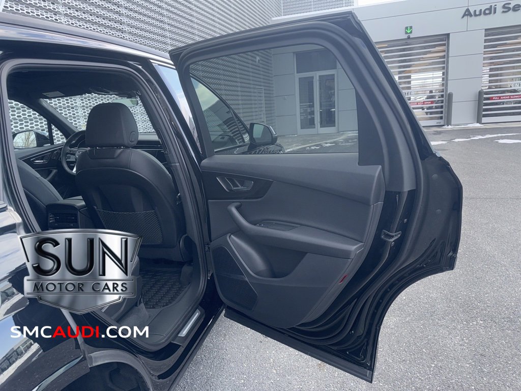 Used 2025 Audi Q7 2.0T Premium w/ Convenience Plus Package image 9