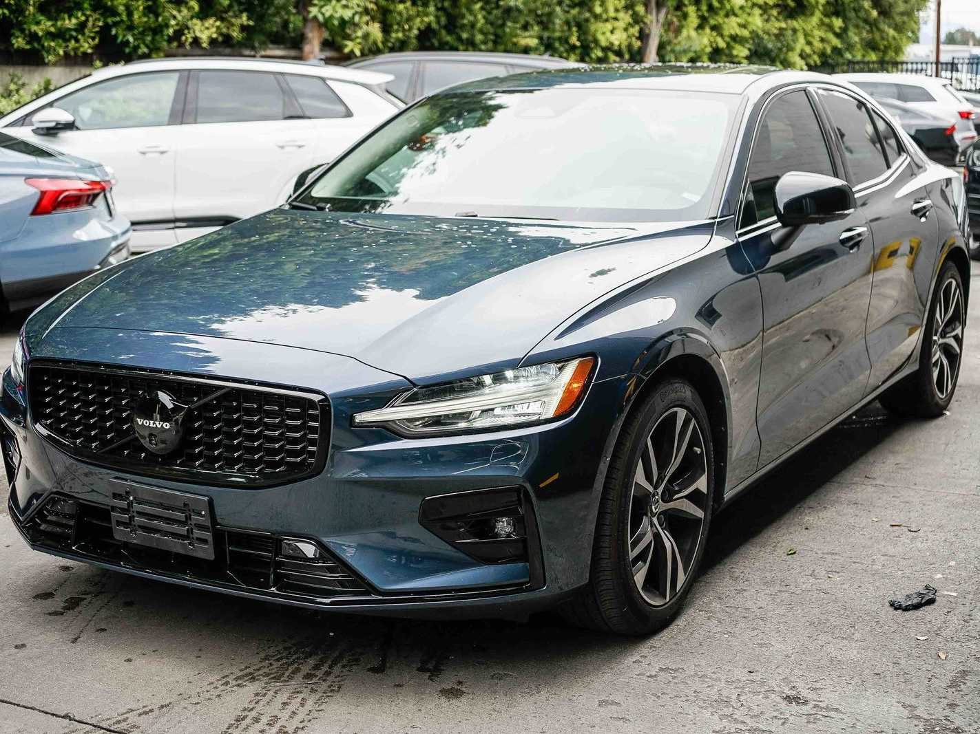 Used 2023 Volvo S60 B5 Plus w/ Climate Package video 1