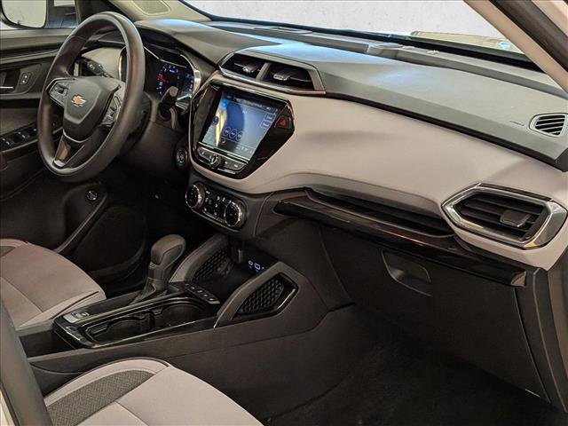Used 2021 Chevrolet TrailBlazer LT w/ Sun and Liftgate Package FWD image 24