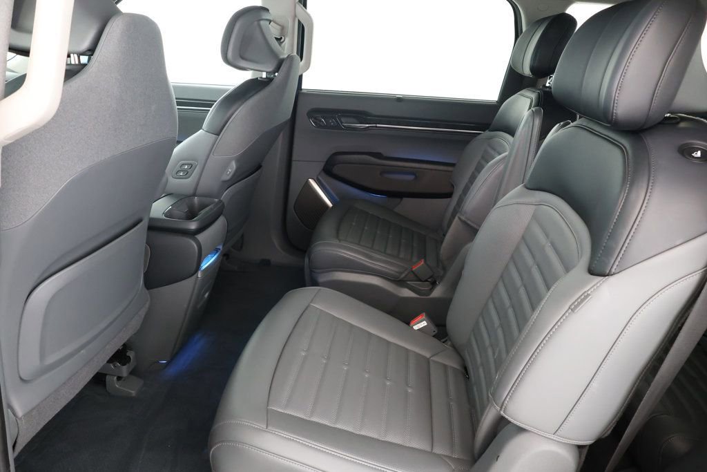 Used 2024 Kia EV9 Land image 22