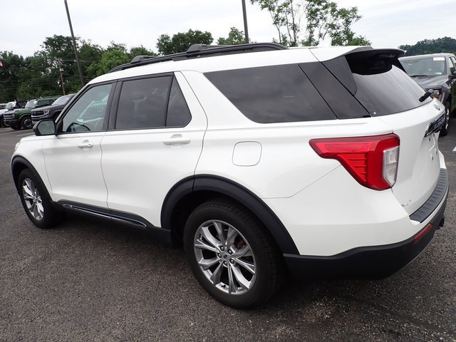 Used 2023 Ford Explorer XLT w/ Equipment Group 202A AWD/4WD image 4