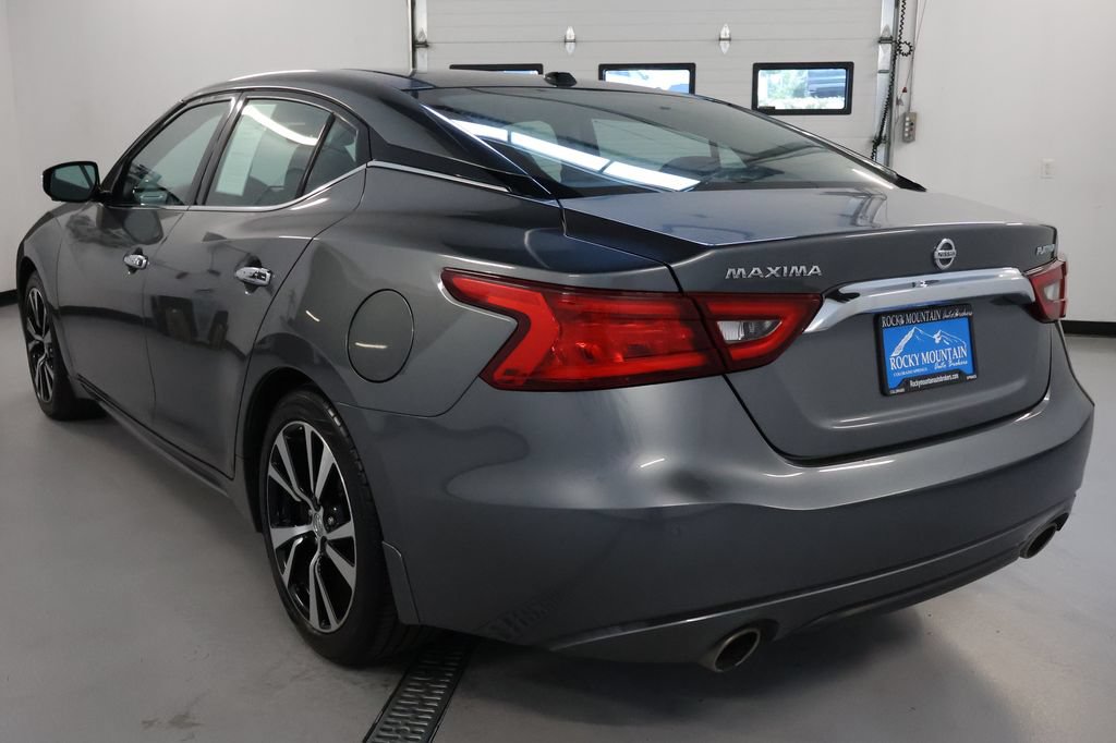 Used 2017 Nissan Maxima Platinum w/ Interior Lighting Package FWD image 5