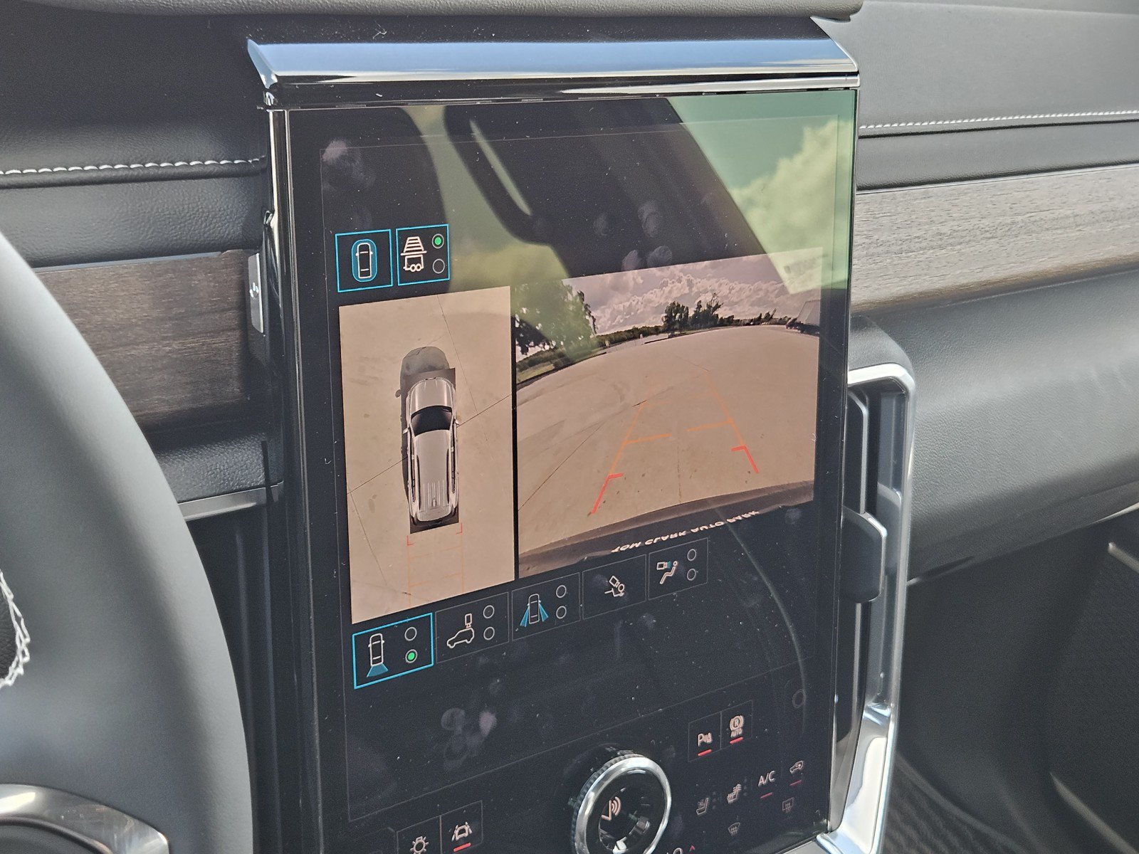 New 2027 GMC Acadia Denali Ultimate FWD image 13