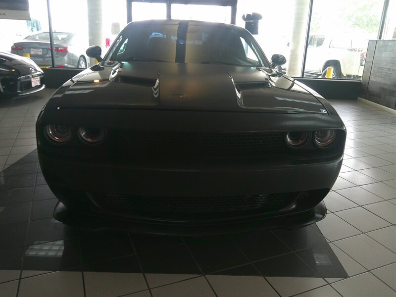 Used 2017 Dodge Challenger R/T w/ Driver Convenience Group RWD image 3