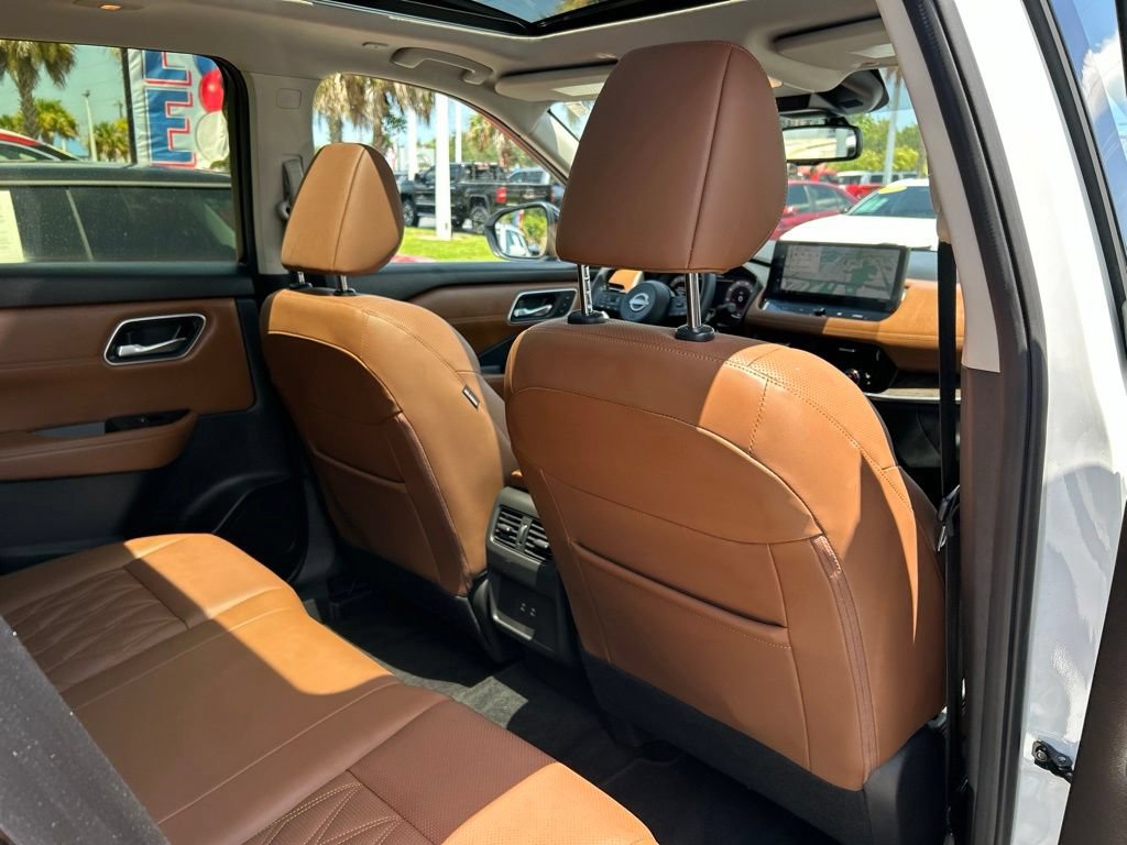 Certified 2024 Nissan Rogue Platinum FWD image 49
