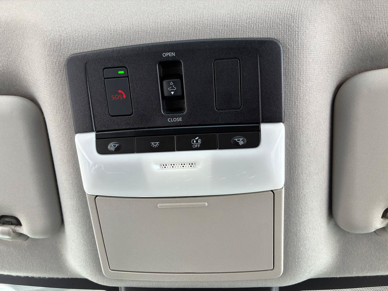Used 2025 Nissan Sentra SR w/ SR Premium Package FWD image 10