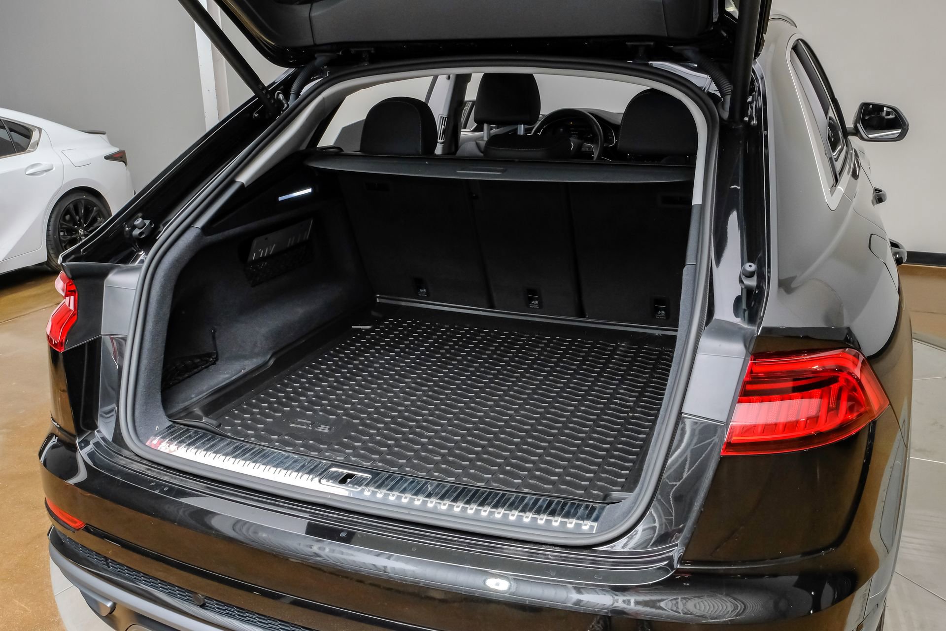 Used 2023 Audi Q8 Premium Plus w/ Premium Plus Package image 56