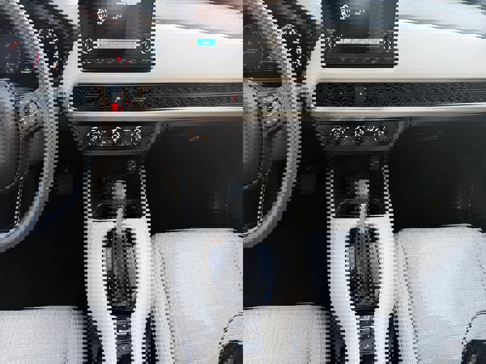 Used 2024 Honda HR-V LX image 11