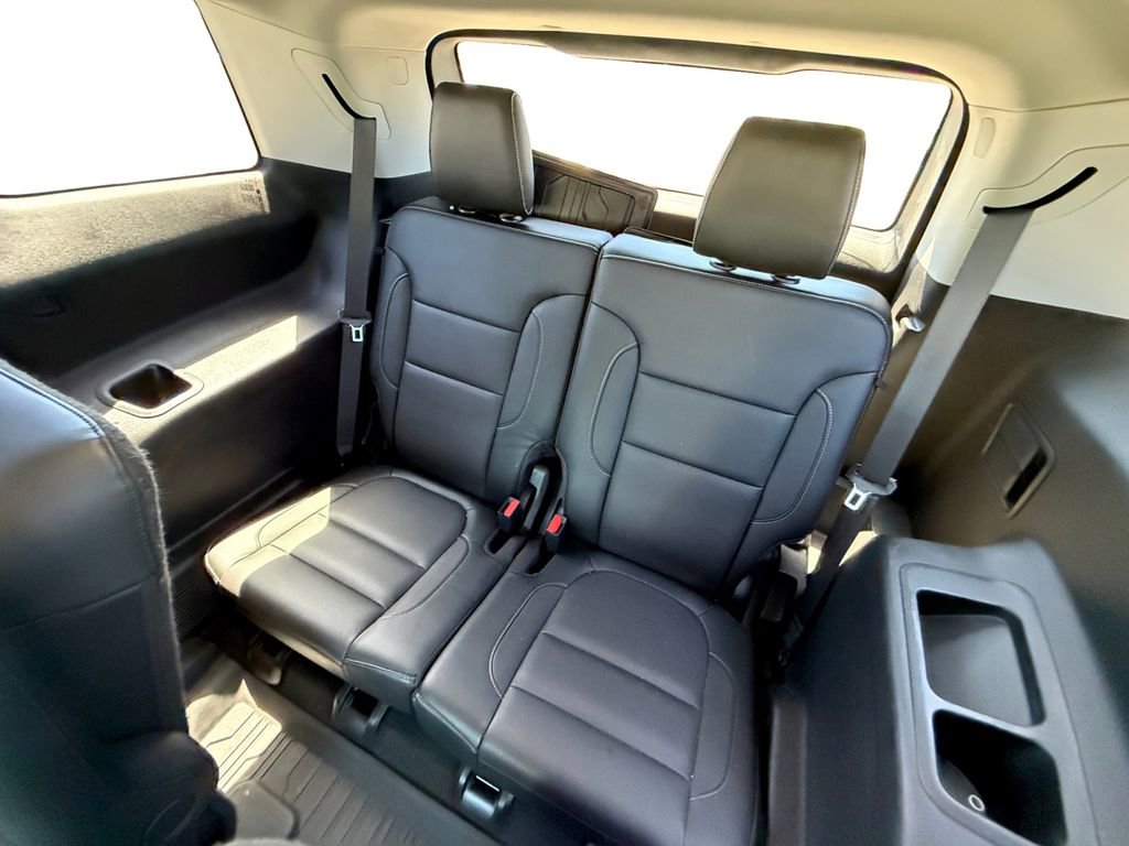 Used 2019 GMC Acadia SLT w/ Black Edition AWD/4WD image 28