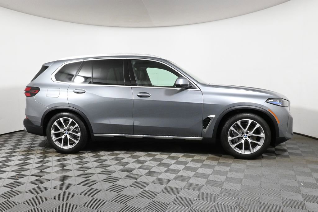 Used 2026 BMW X5 xDrive50e w/ Premium Package image 8