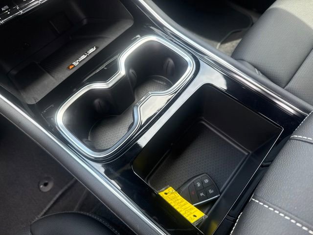 Used 2026 Chevrolet Traverse LT w/ Sun and Wheel Package FWD image 31