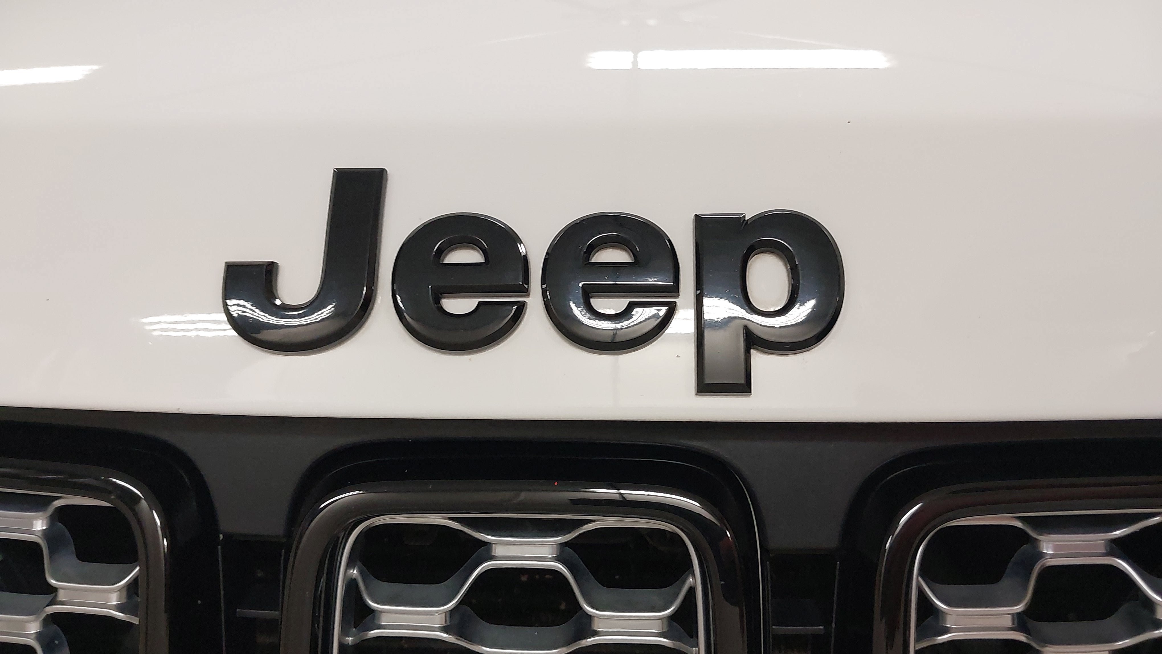 Used 2021 Jeep Grand Cherokee Laredo X AWD/4WD image 33