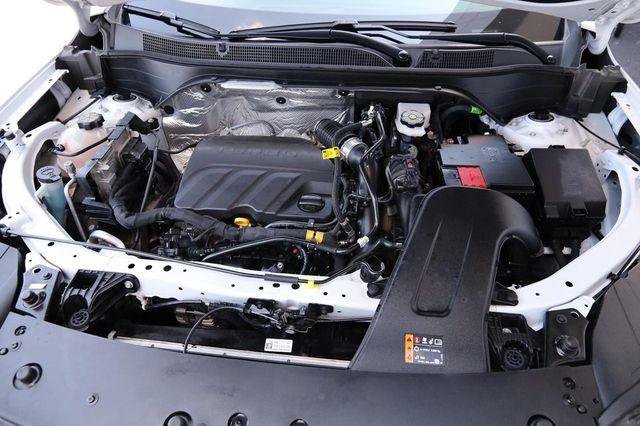 Used 2025 Chevrolet Trax LT w/ LT Convenience Package FWD image 27