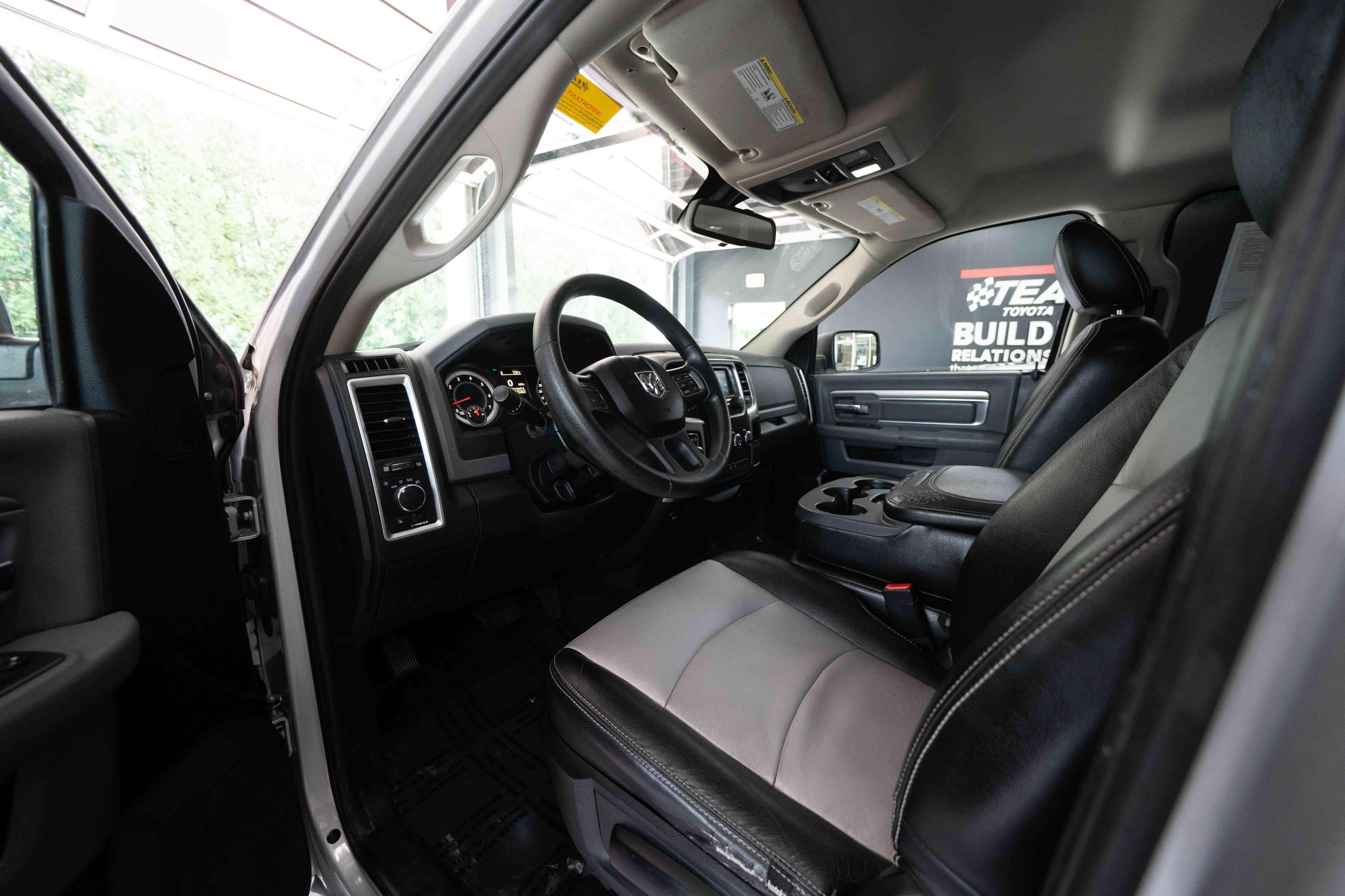 Used 2014 RAM 1500 Classic SLT AWD/4WD image 8