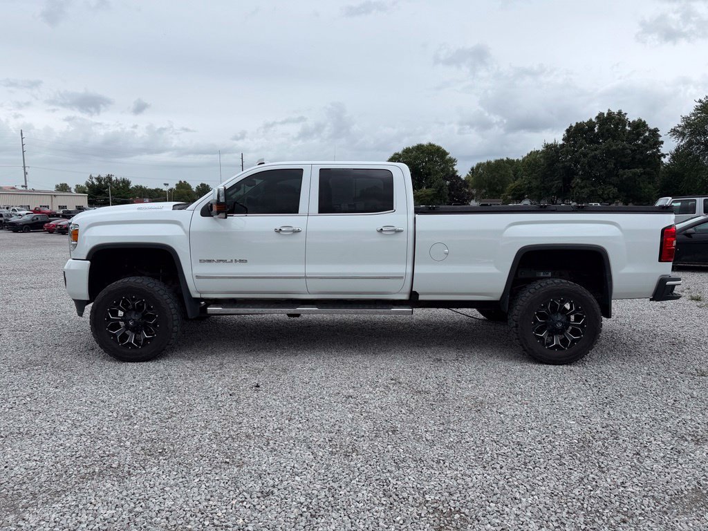 Used 2017 GMC Sierra 3500 Denali w/ Duramax Plus Package AWD/4WD image 4