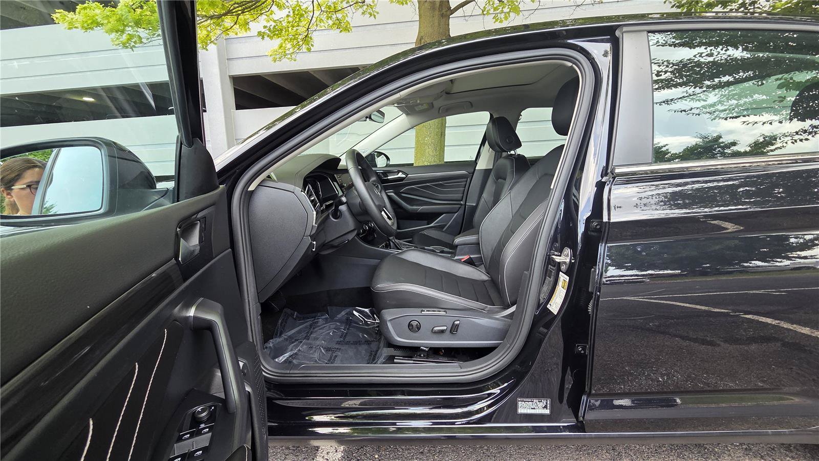 Certified 2022 Volkswagen Jetta SEL FWD image 11