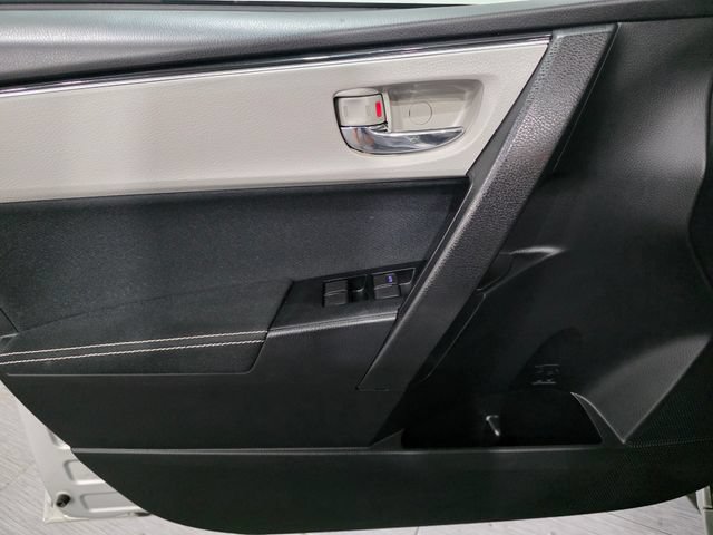 Used 2017 Toyota Corolla LE w/ Carpet Mat Package (TMS) FWD image 10