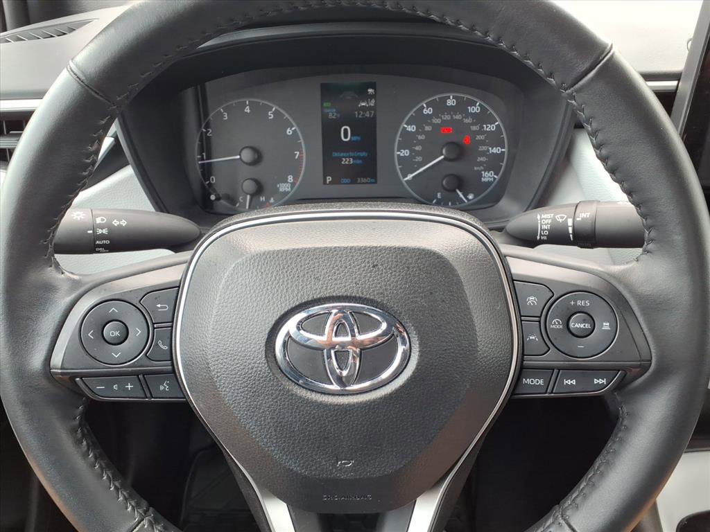 Used 2025 Toyota Corolla SE image 12