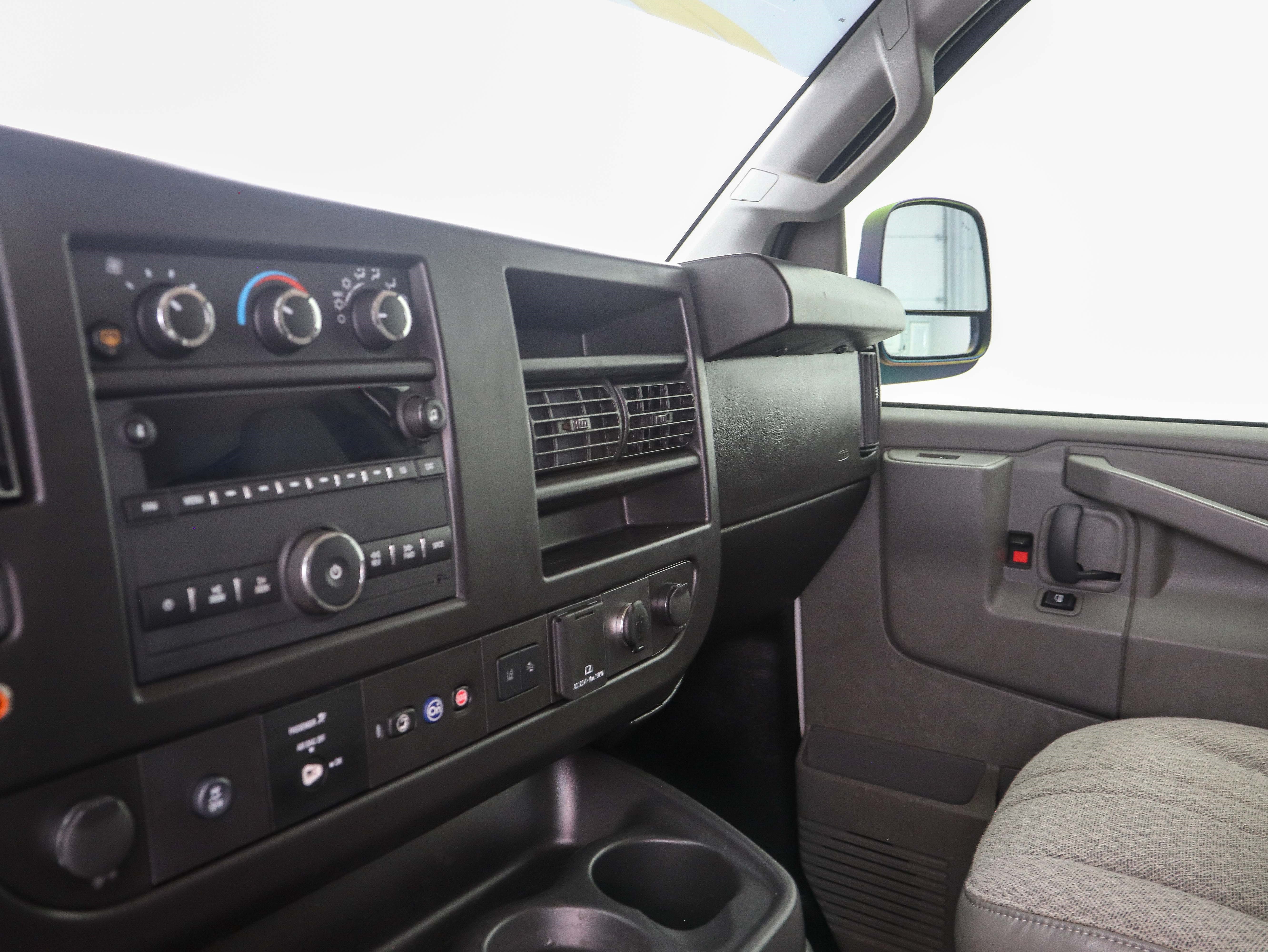 Used 2023 GMC Savana 3500 LS w/ Chrome Appearance Package RWD image 13