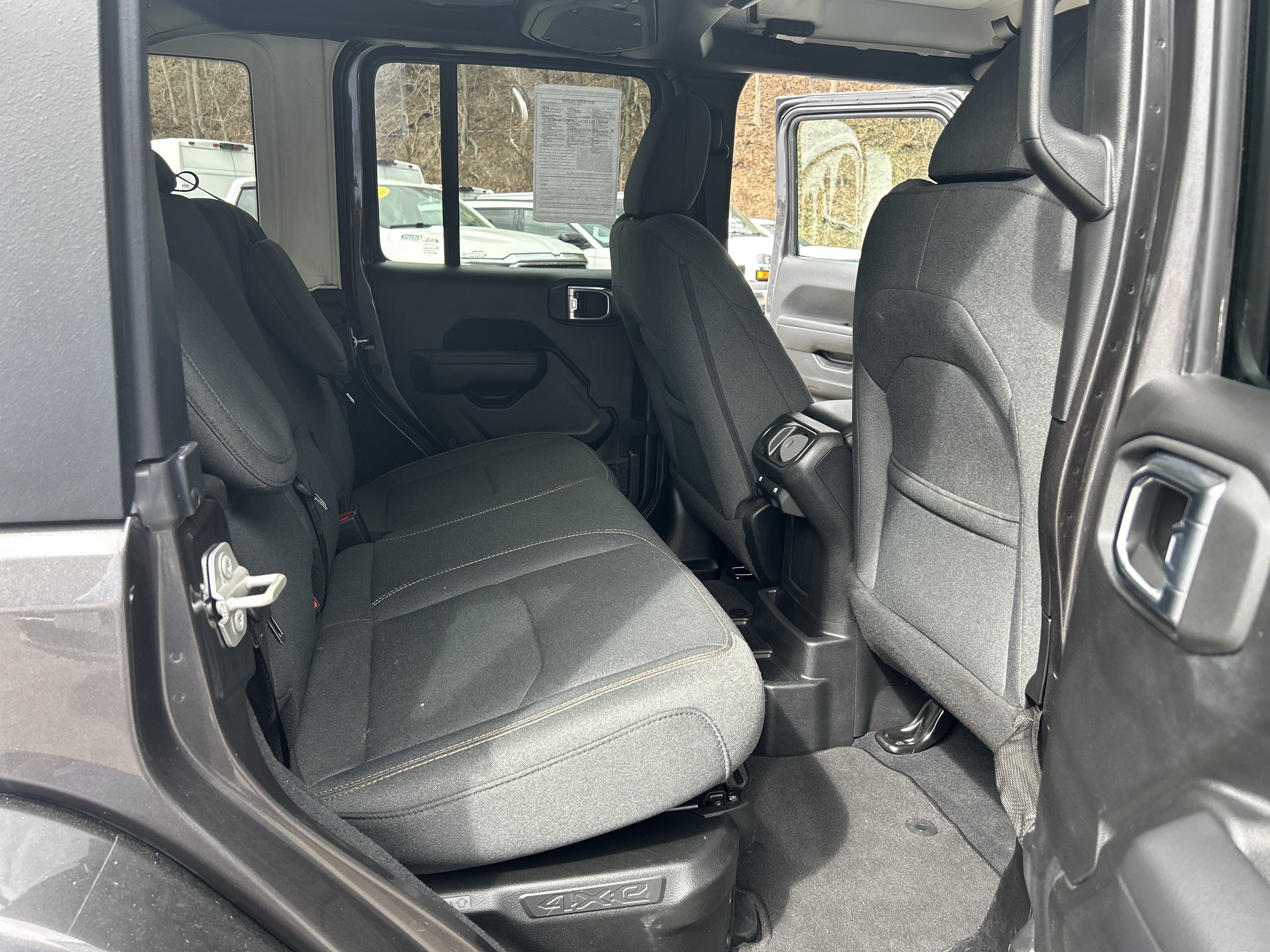 Used 2024 Jeep Wrangler Unlimited w/ Convenience Group AWD/4WD image 17