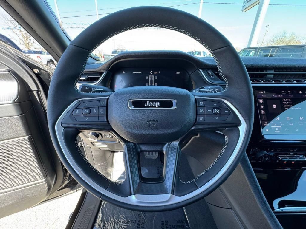 New 2025 Jeep Grand Cherokee Altitude AWD/4WD image 21