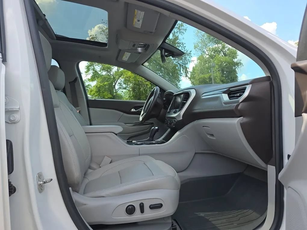 Used 2017 GMC Acadia SLT w/ LPO, Floor Liner Package FWD image 52