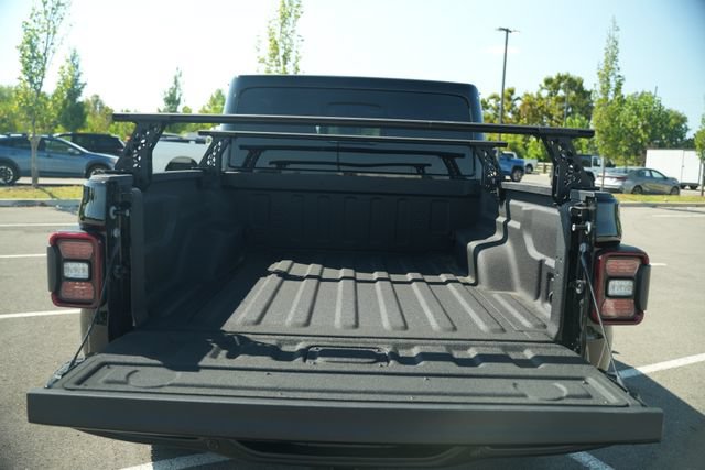 Used 2025 Jeep Gladiator Rubicon AWD/4WD image 17