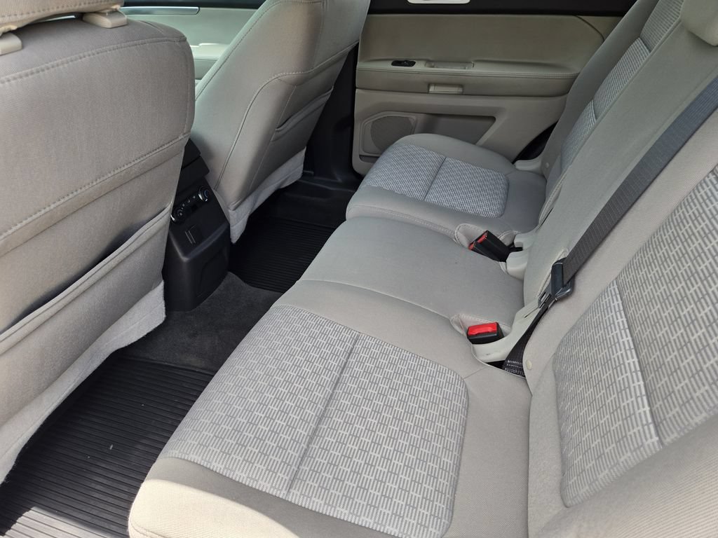 Used 2015 Ford Explorer XLT w/ Equipment Group 201B AWD/4WD image 29