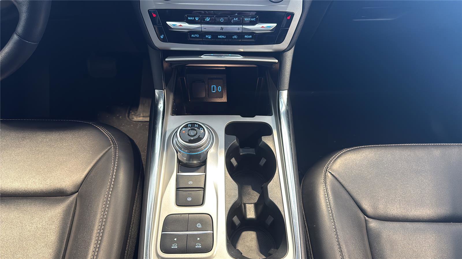 Used 2022 Ford Explorer XLT w/ Equipment Group 202A image 20